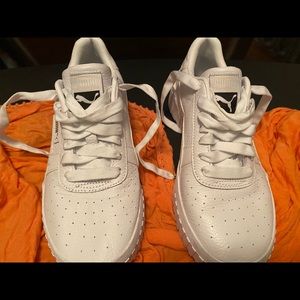 Like new puma’s size mens 6 woman’s 8 perfect condition